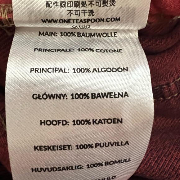 One Teaspoon Bandits Red Pistol Denim Shorts
Size AU 26/ 4 US NWT Mid Rise - Picture 10 of 13